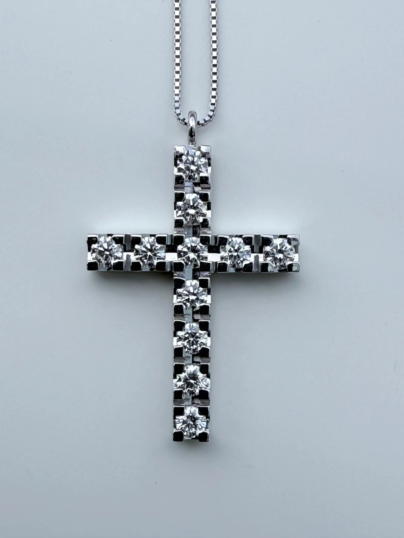 Ciondolo Croce base quadrata CRD 18