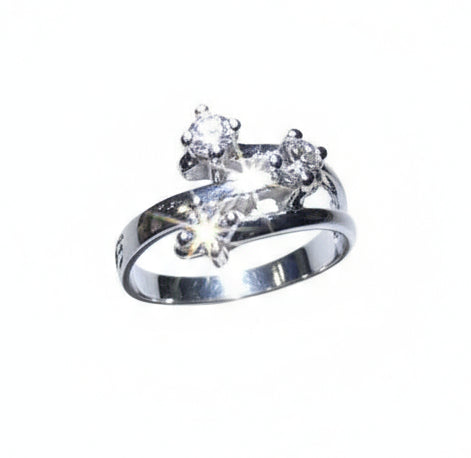 Anello modello trilogy in oro bianco e diamanti