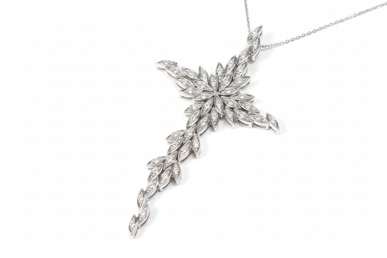 Ciondolo Oro Bianco 18 Carati a Forma di Croce con Diamanti